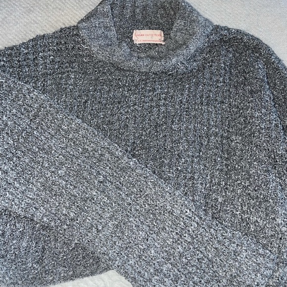 Cropped Sweater - Picture 2 of 2